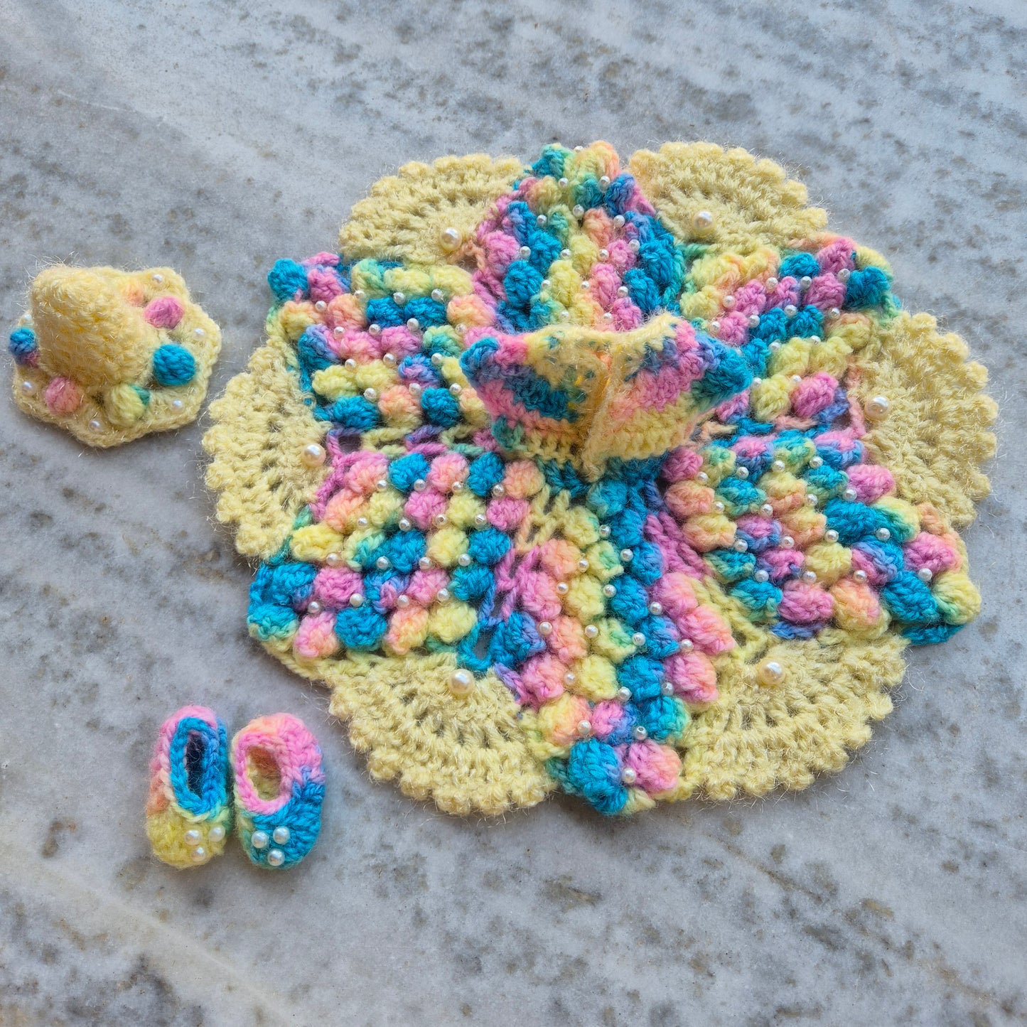 Woollen dress with cap and shoes - 8