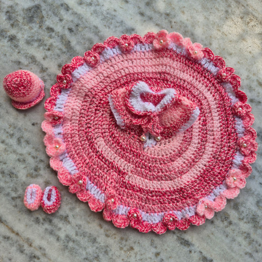 Woollen dress with cap and shoes -3