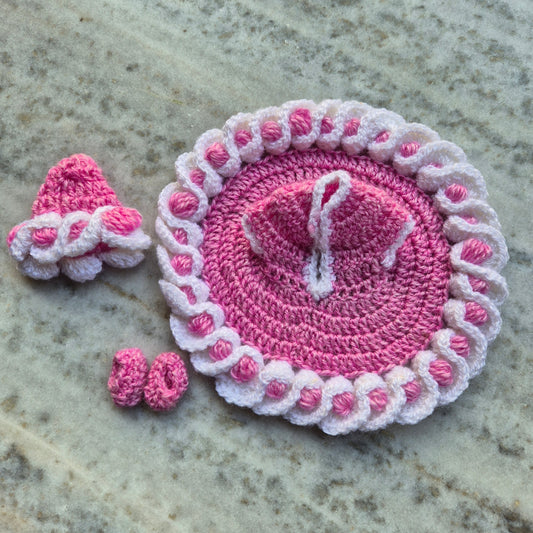 Woollen dress with shoes and cap- 41