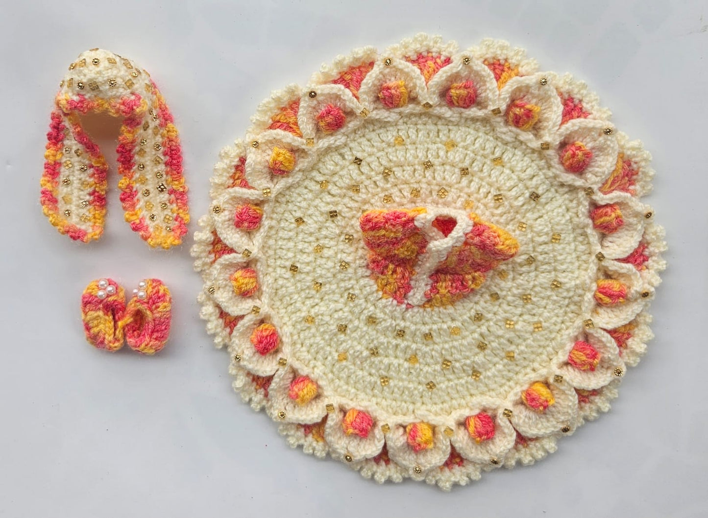 Woollen Dress With Cap And Shoes - 94