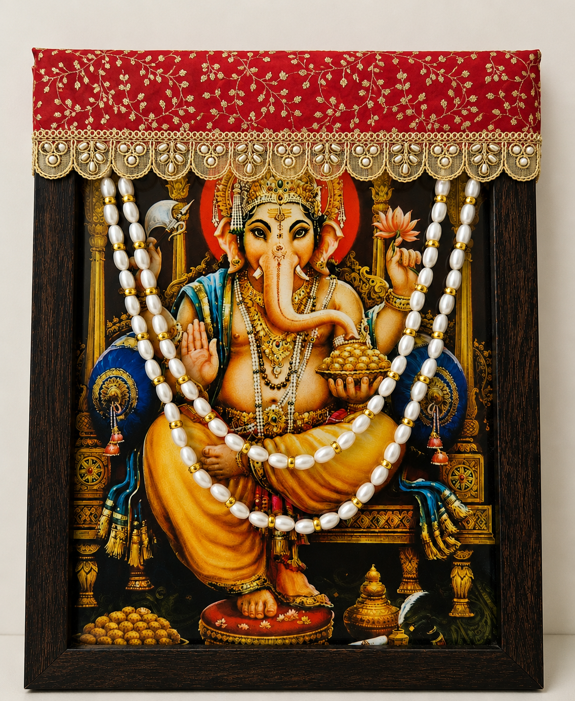 Photo Frame Choli With Mala - F004