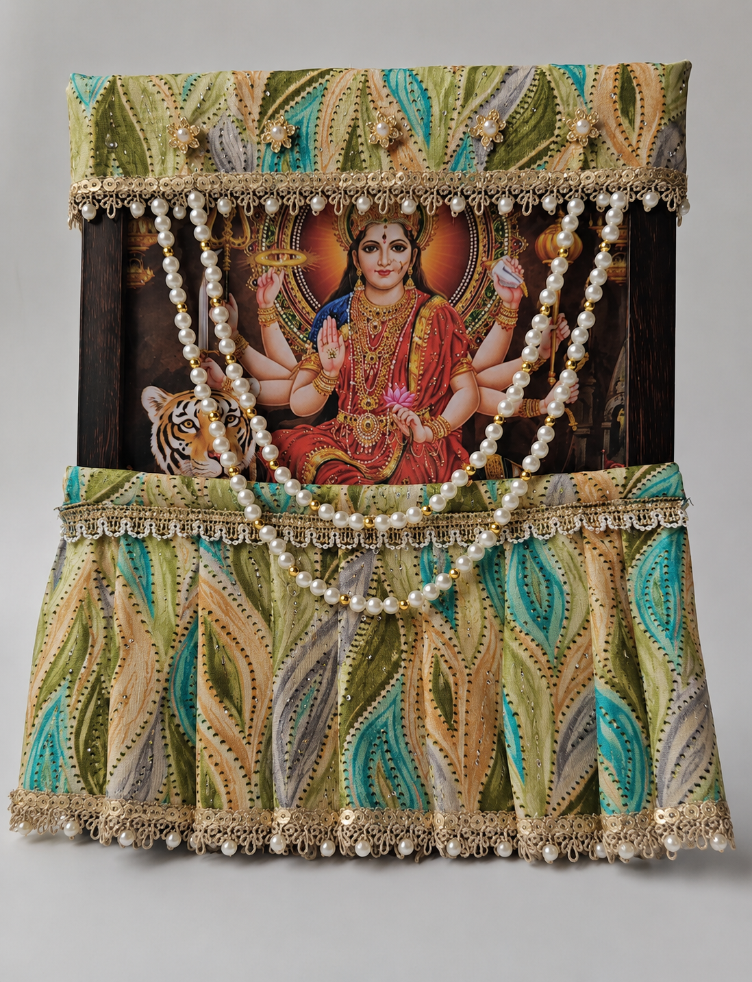 Photo Frame Poshakh with Lehenga + Mala- B006